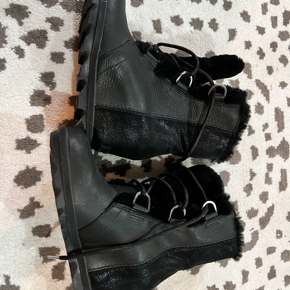 Sorel womens booties